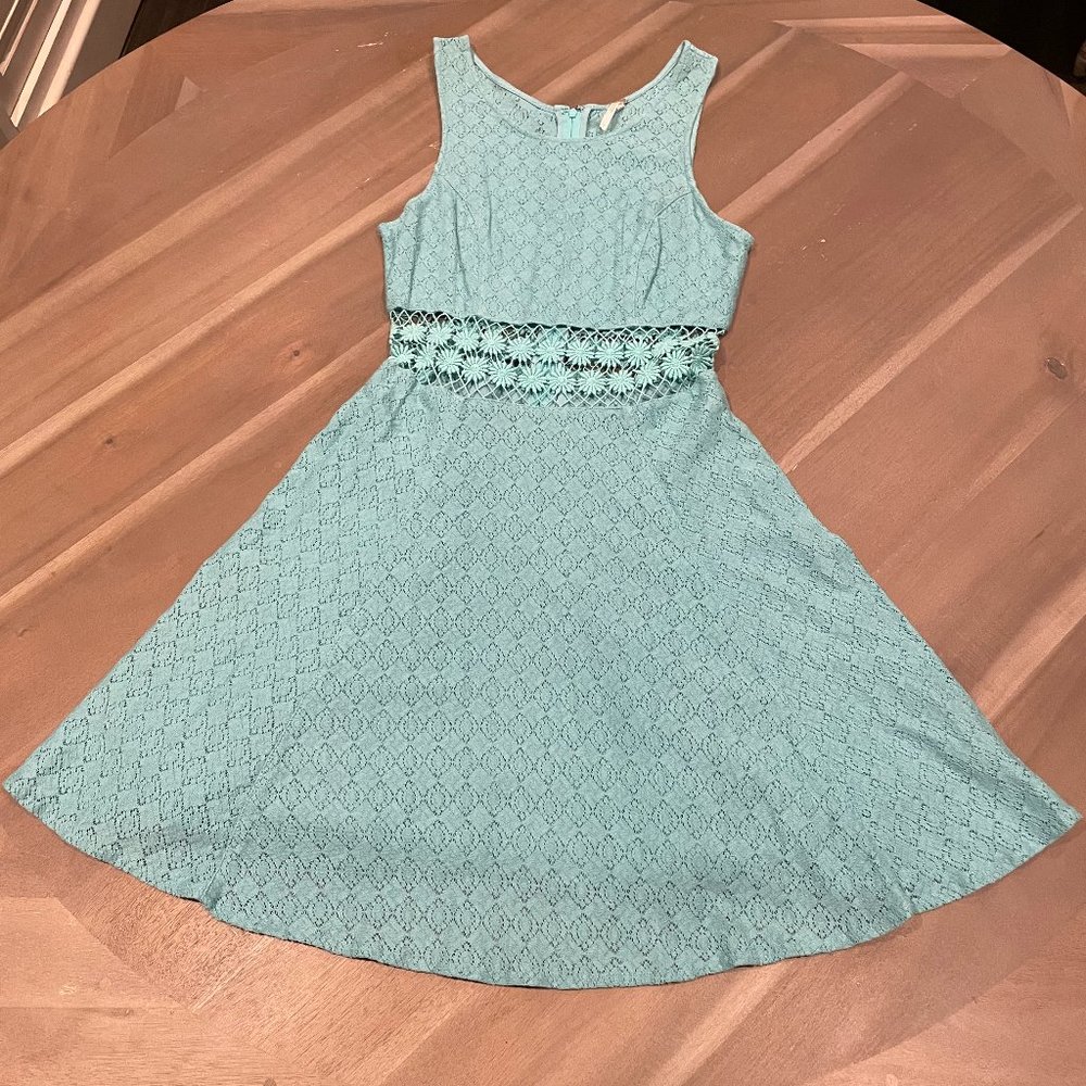 Free People Aqua/Mint (Rare Color) Cut-Out Daisy Floral Dress Size 2